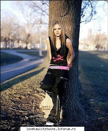 avril lavigne - yvonnaTH - #Rock On!#