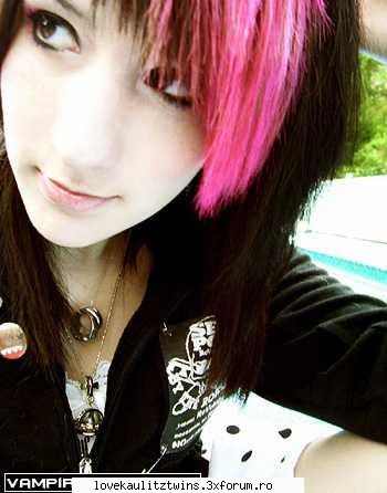 emo hair... - mie una imi place tunsoarea lor - *Emo style*