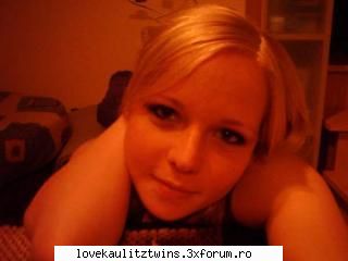 fosta lui prietena...... - am citit de pe un forum ca Bill cica o avusese - **BiLl KaUlItZ**