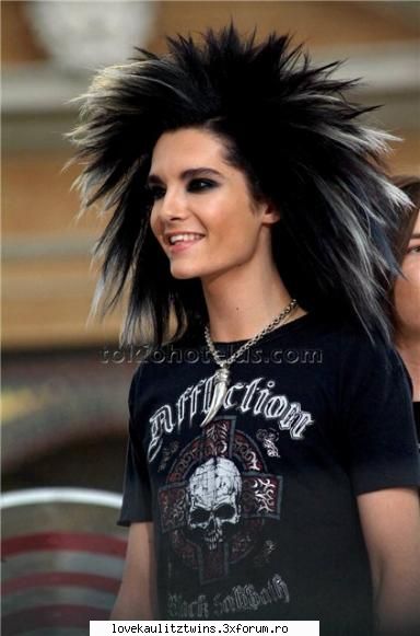 aici poonem pooje cu cel mai scoomp solist :nebun: picks with bill....