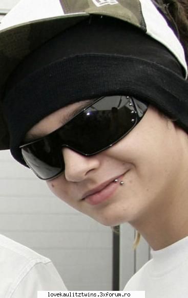 picks with tom... - e aja dragooooooooooooooooooooooooooooooootzzzzzzz - **ToM kAuLiTz**