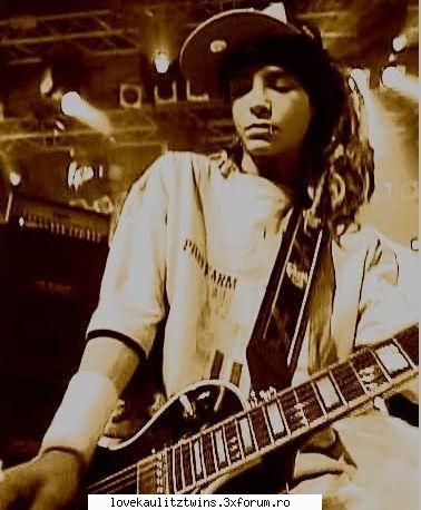 picks with tom... - ii scooooooooooooooooomp - **ToM kAuLiTz**