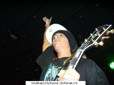 picks with tom... - yvonnaTH - **ToM kAuLiTz**