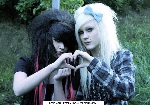 poze emo.... - se poarta parul k volum - *Emo style*