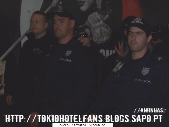 ce fata are georg aici :rotfl:   se simte mandru :cool:  :rotfl: th escortati de polite?