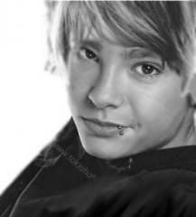 unde e mai sweet????? - pai desigur unde nu ai da el peste tot e sweet - **BiLl KaUlItZ**